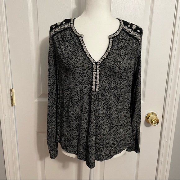 ✖️SOLD✖️ Lucky Brand - Black & White Long Sleeve - Picture 3 of 6